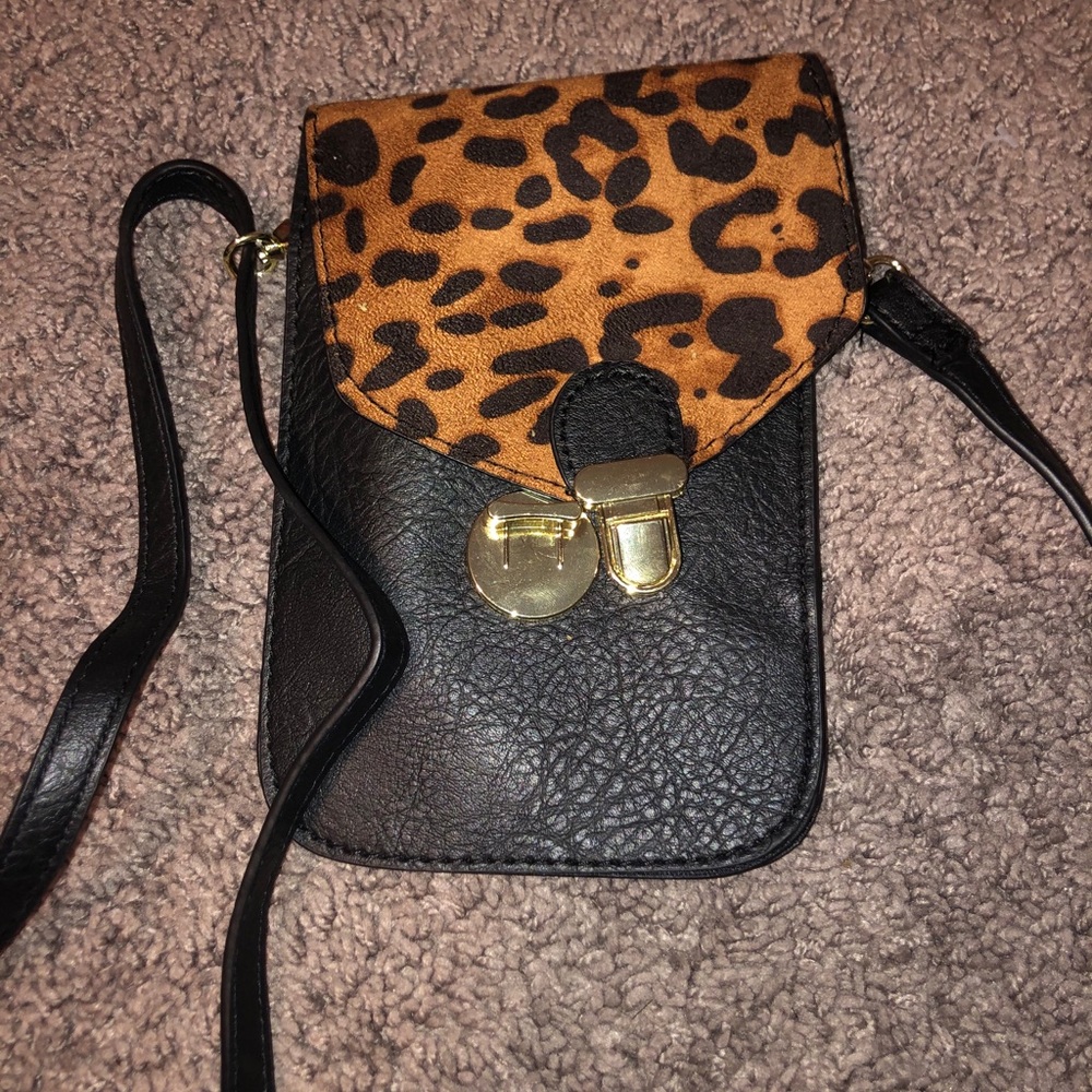 Wallet purse with easy phone access